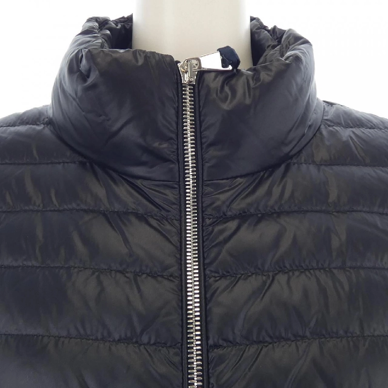 Áo khoác lông vũ MONCLER 637311