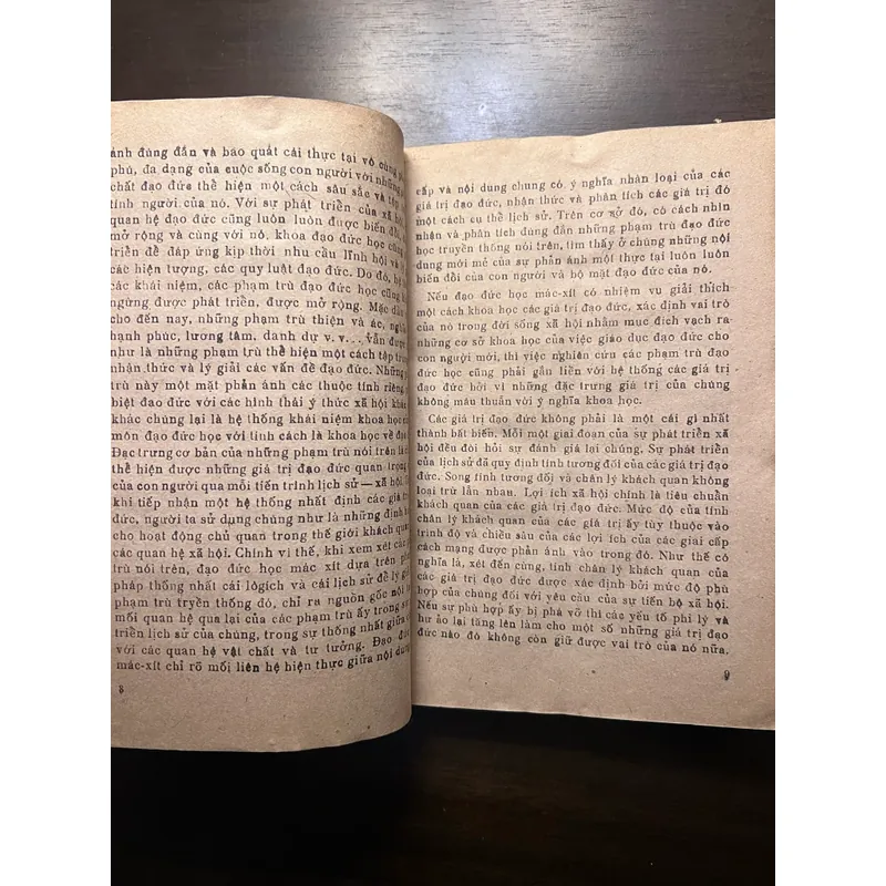 📖 Mấy vấn đề đạo đức và thẩm mỹ trong thời kỳ quá độ 606615