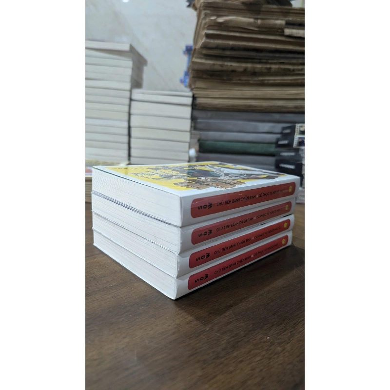 Chủ tiệm bánh chiến binh và cô phục vụ người máy - SOW 333959