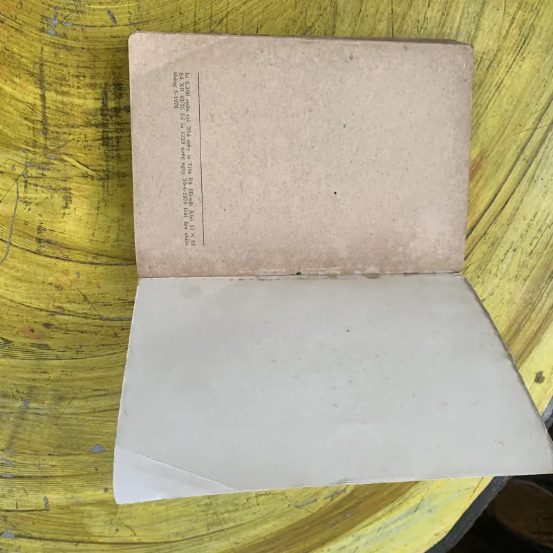 VỀ XÂY DỰNG CON NGƯỜI MỚI XÃ HỘI CHỦ NGHĨA  746717