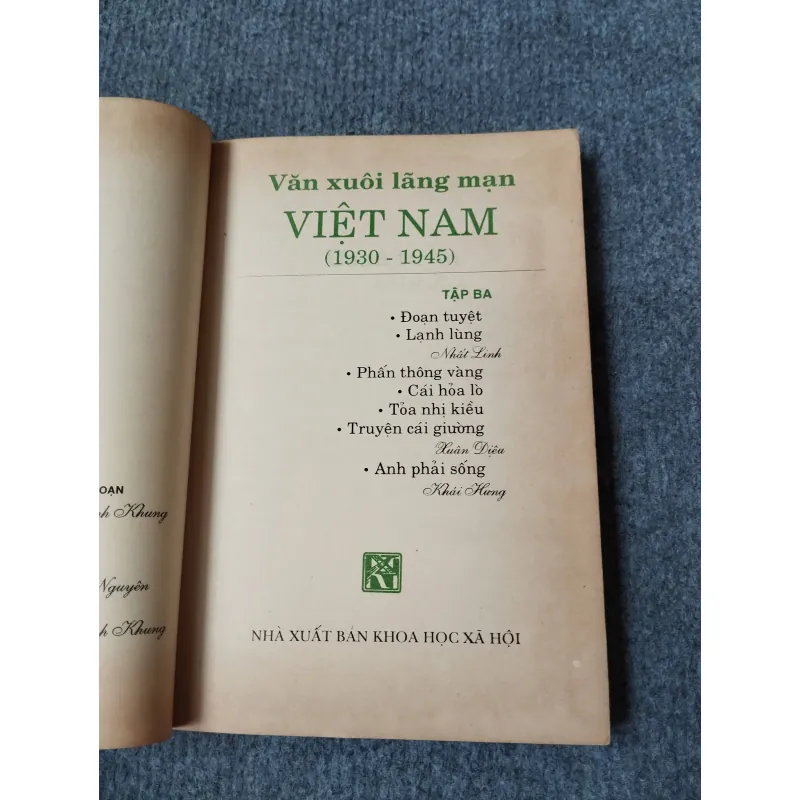 VĂN XUÔI LÃNG MẠN VIỆT NAM (1930 - 1945) TẬP BA 729245
