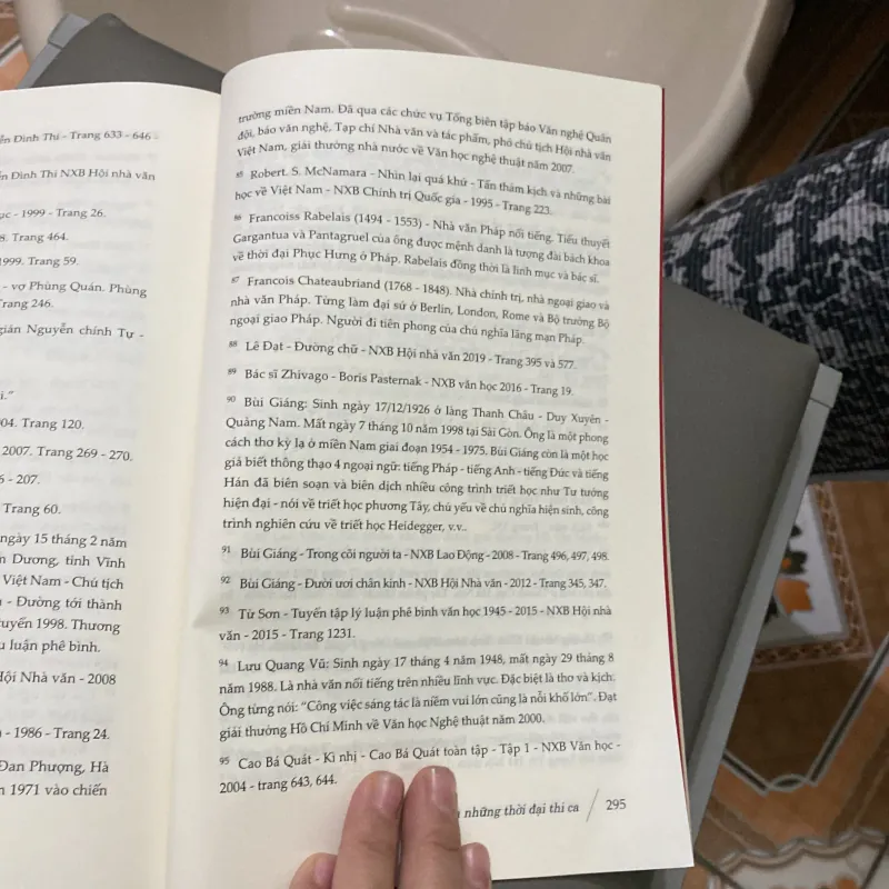 Giọt nước thầm giữa những thời đại thi ca 784535