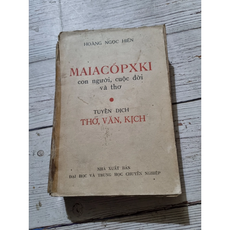 Maiyakotski  ( Mayakovsky) Hoàng Ngọc Hiến dịch: thơ, văn, Kịch  322380