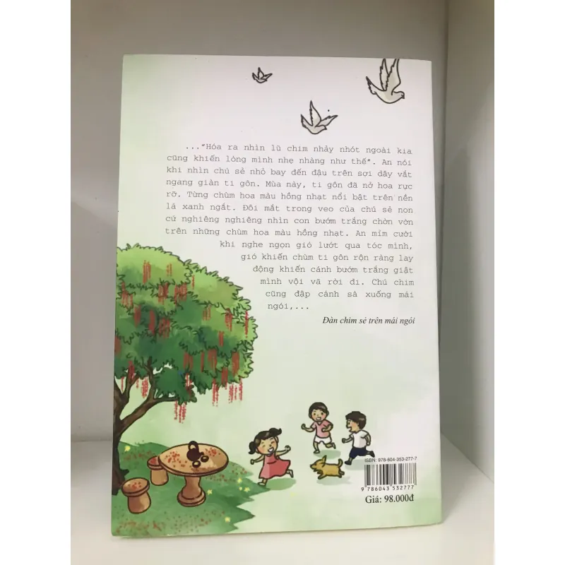 Ô cửa rêu xanh 705352