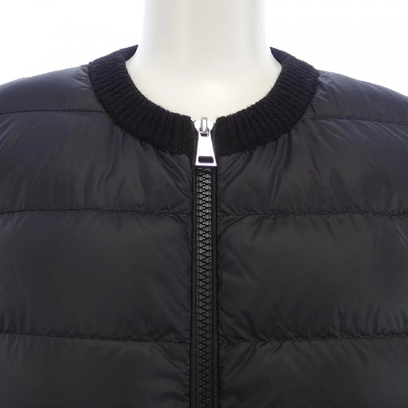 Moncler MONCLER 20939B00006 Áo khoác lông 628757