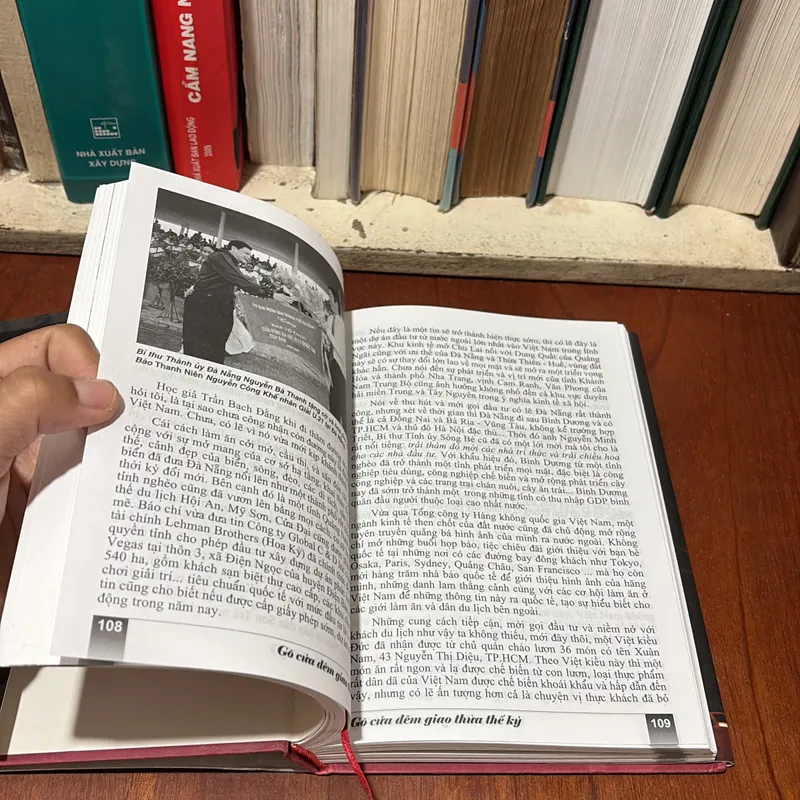 II Văn Học: Gõ Cửa Đêm Giao Thừa Thế Kỷ - Nguyễn Công Khế - 2005 739392