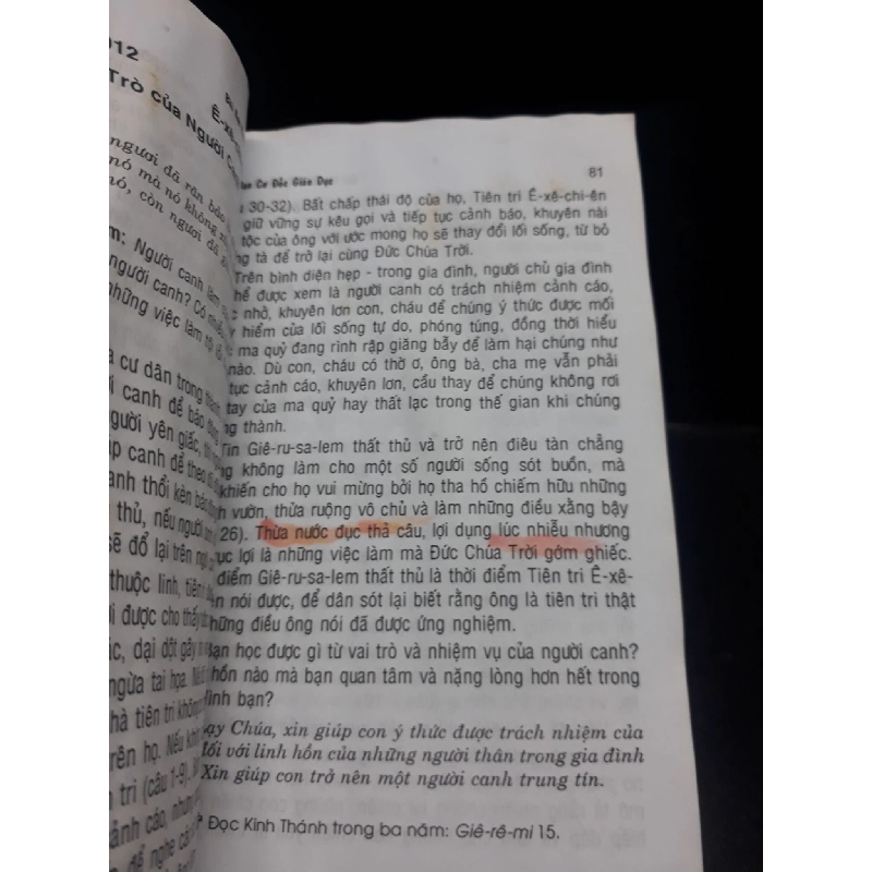 Bài học kinh thánh hằng ngày quyển 2 2012 mới 70% ố ẩm HCM1504 tôn giáo 913888