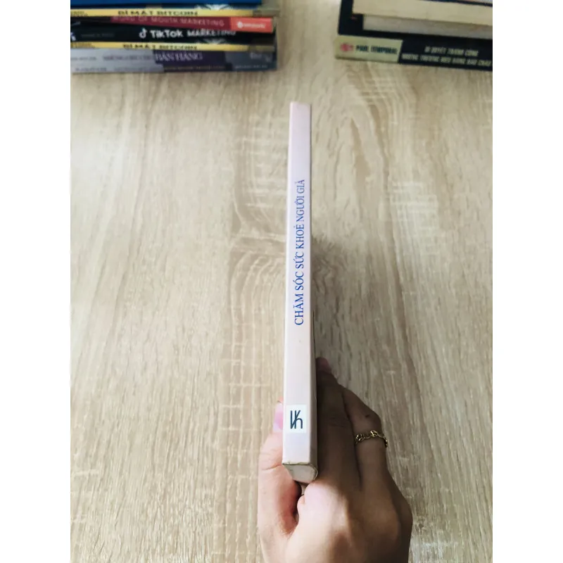 CHĂM SÓC SỨC KHỎE NGƯỜI GIÀ 1020299