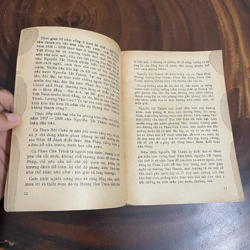 II Tựa sách: Chủ Tịch Hồ Chí Minh _ Tiểu Sử Và Sự Nghiệp - Viện Lịch Sử  Đảng - 1987 464101
