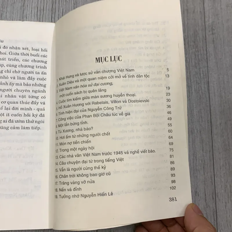 Chuyện cũ văn chương - vương trí nhàn. Có chữ ký tặng. 10b1 1026369