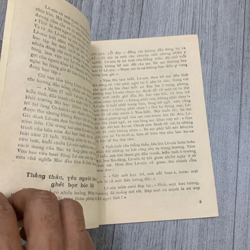 Lê nin vĩ đại, bút ký của đào tùng 1960. 10a2 1025703