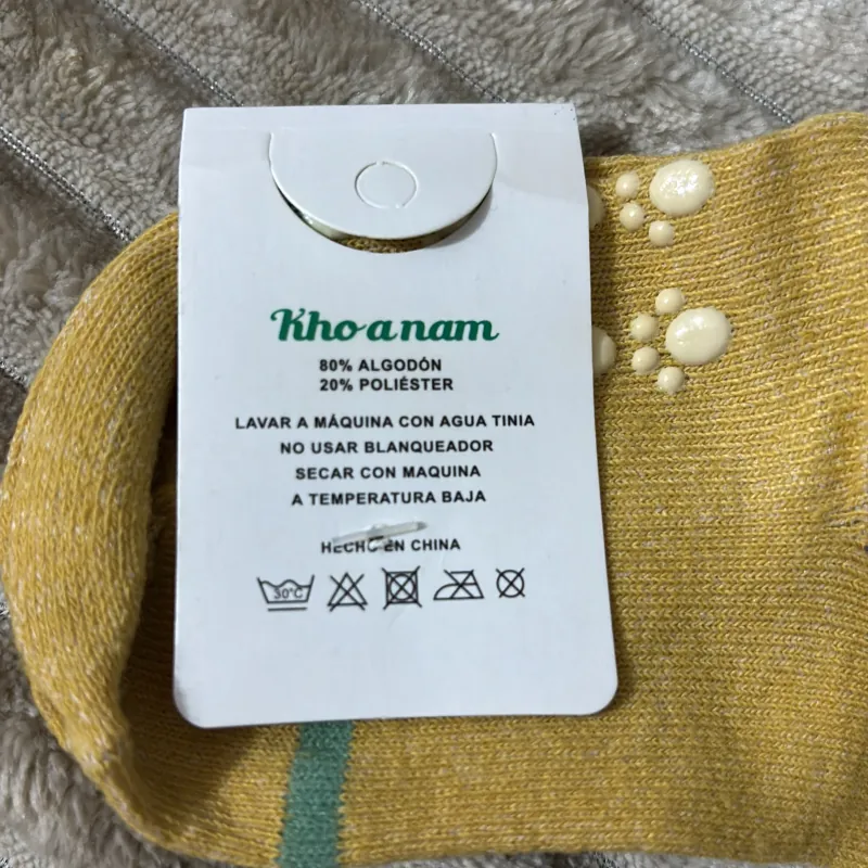 Vớ cho bé , màu vàng  973411