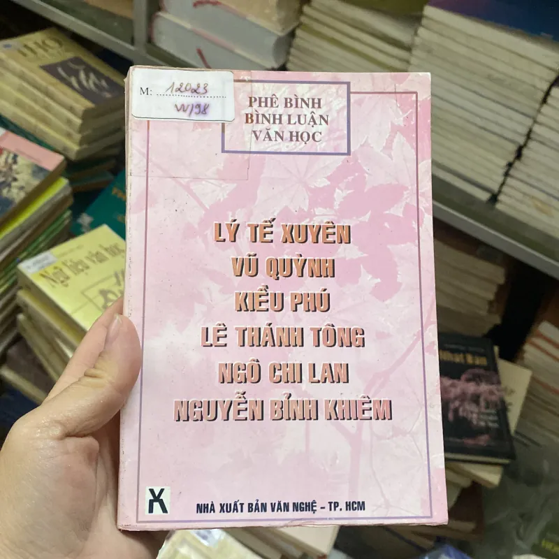 Phê bình bình luận văn học 753265