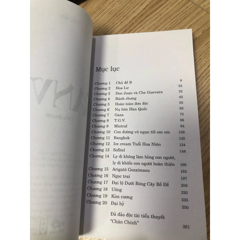 Vân Vy - Thuận (đẹp, như mới) (tiệm cũng có cuốn Paris 11 tháng 8) 377762