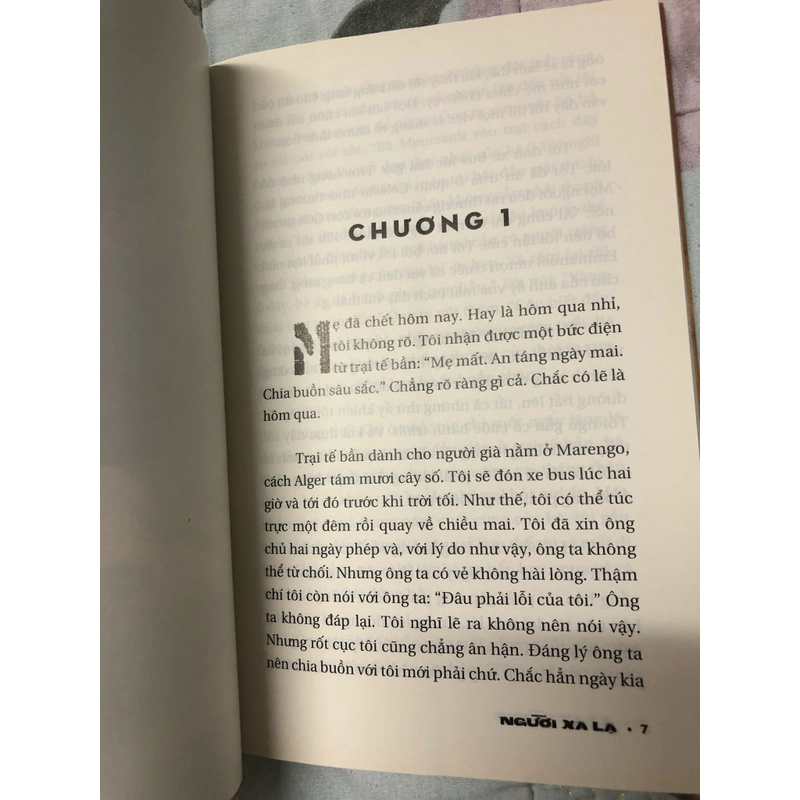 Người xa lạ - Albert Camus (bản dịch của Thanh Thư, in giấy láng rất đẹp, như mới) 331369