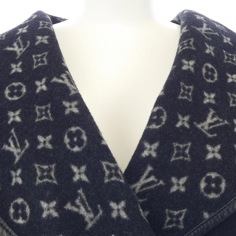 Áo khoác có mũ LOUIS VUITTON FGCO40QWE - Hàng hiệu Authentic 823311