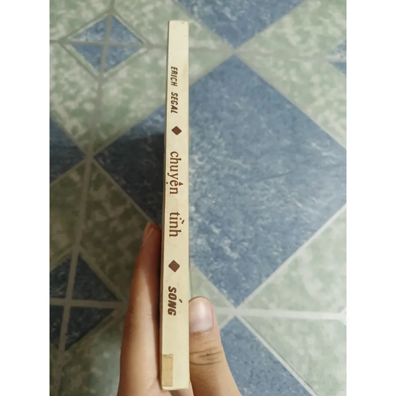 (nhà xuất bản Xuân- Thu) Chuyện tình- Erich Segal 558620