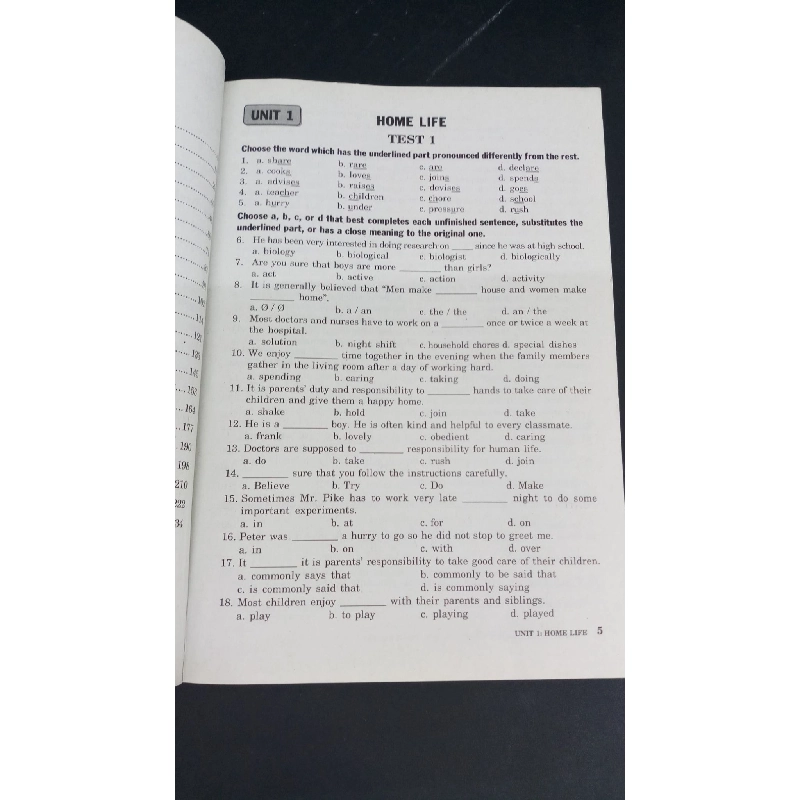 Bài tập trắc nghiệm Tiếng Anh 12 (không đáp án) mới 80% ố 2017 HCM2811 Mai Lan Hương - Nguyễn Thị Thanh Tâm HỌC NGOẠI NGỮ 918492