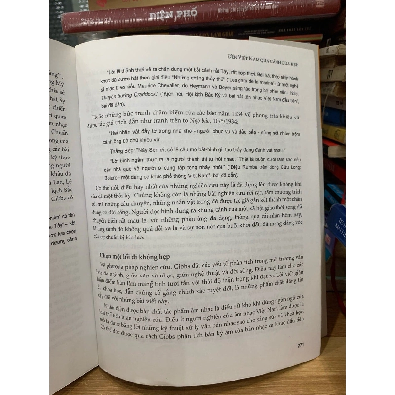 Rock Hà Nội và rumba Cửu Long -Jason Gibbs 752246
