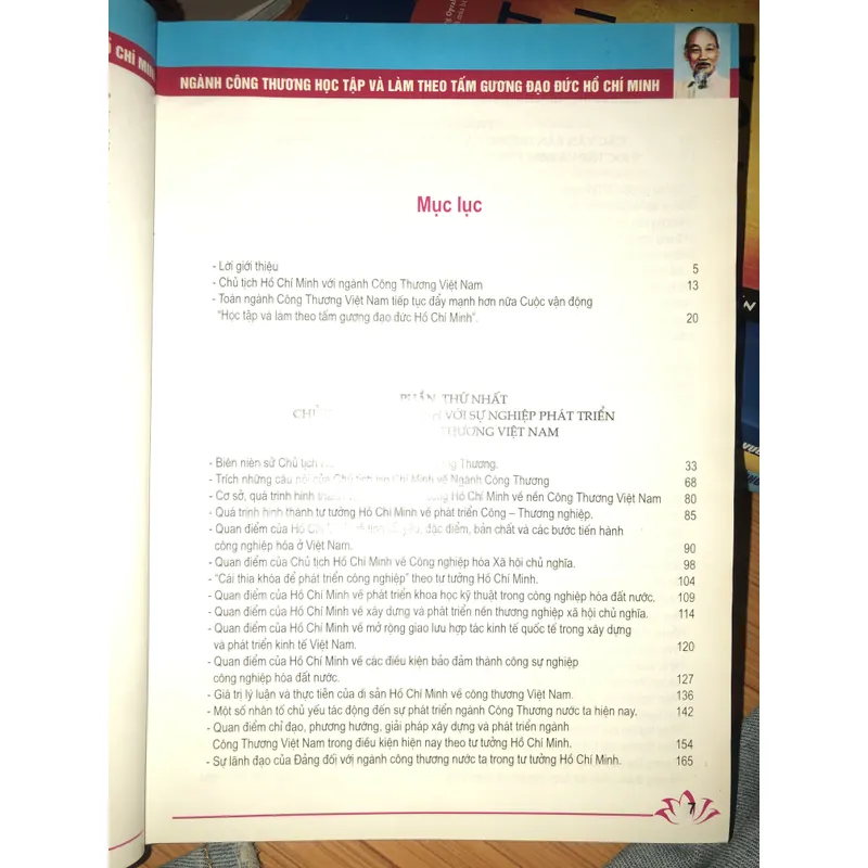 Ngành công thương học tập và làm theo tấm gương đạo đức Hồ Chí Minh  689872