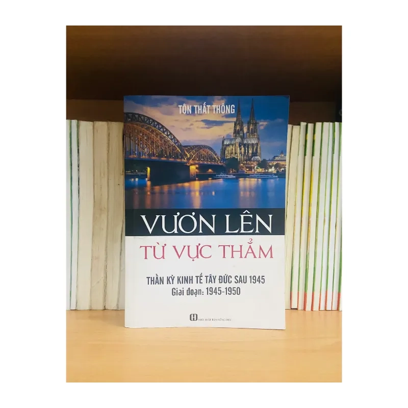 Vươn lên từ vực thẳm 989319