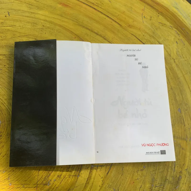  NGƯỜI TÙ BÉ NHỎ - jane elliott 746825