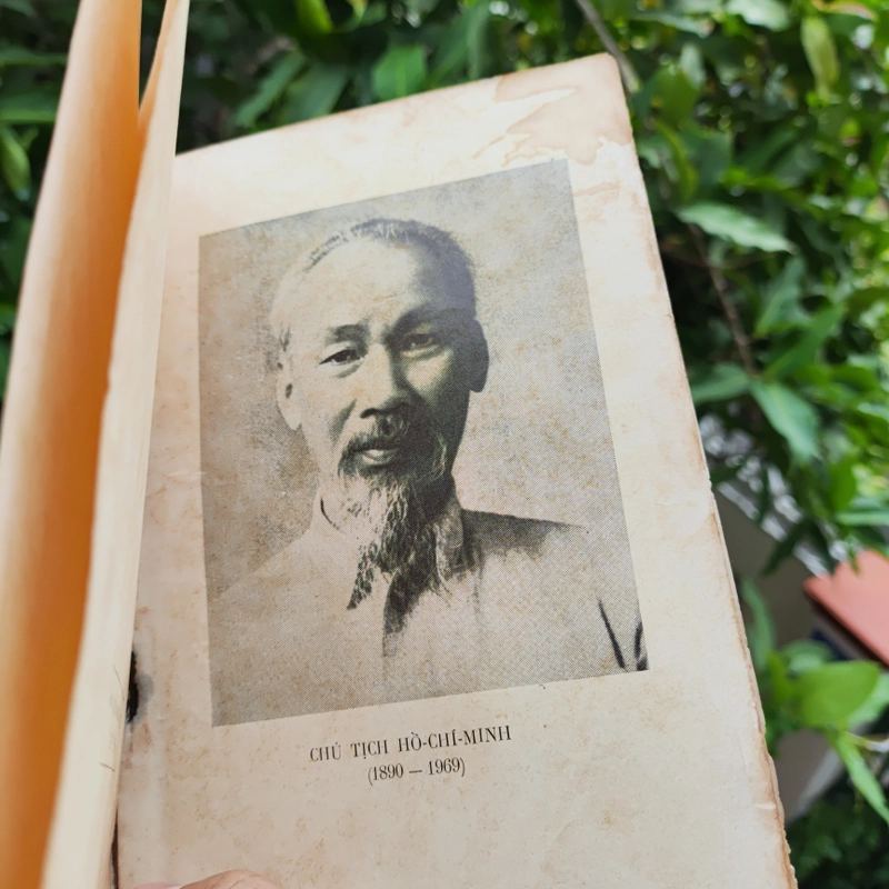 Chủ Tịch Hồ Chí Minh ( Tóm Tắt Tiểu Sử Và Sự Nghiệp) 532114