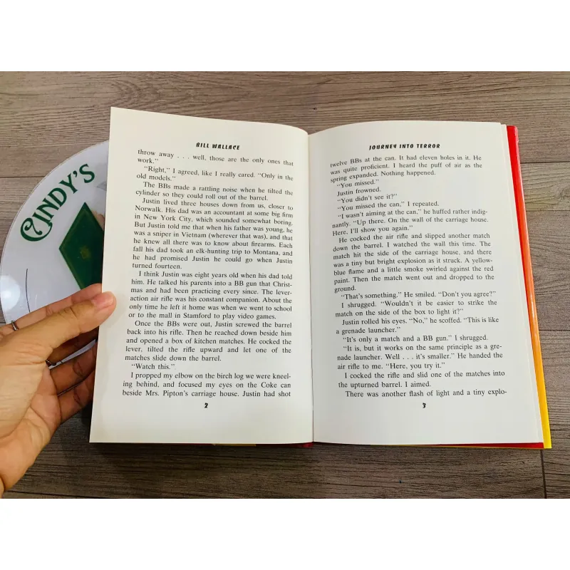 [Sách 2hand từ US] Like new 90% - Journey into Terror - Bill Wallace 999647