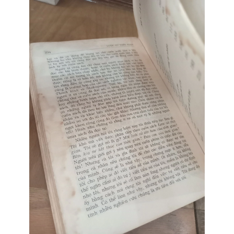 Lược sử thời gian - Stephen Hawking 126100