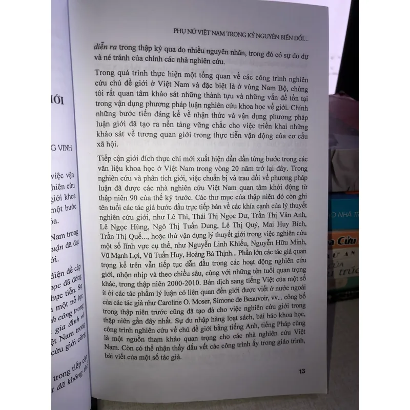 Phụ nữ Việt Nam trong kỷ nguyên biến đổi xã hội nhanh 698698