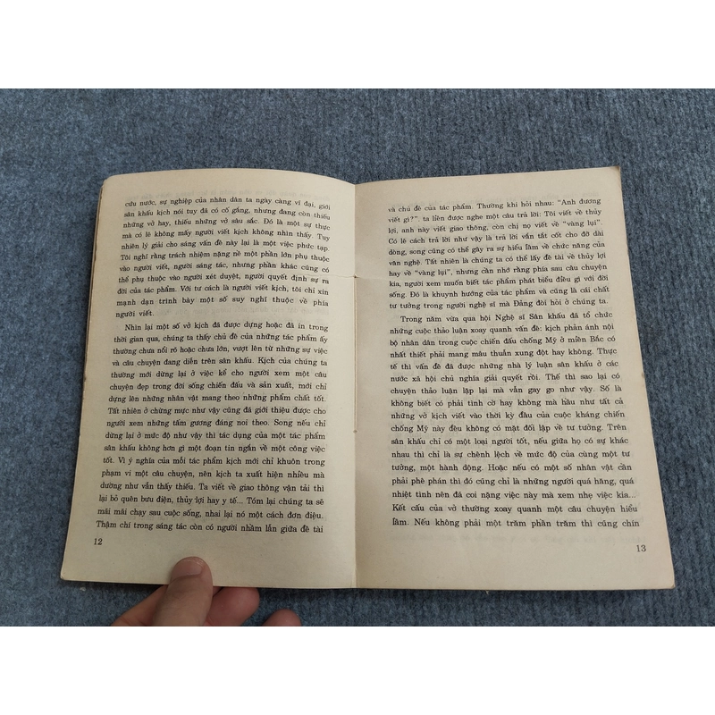 NHỮNG LỜI KHÔNG NÓI TRÊN SÂN KHẤU - XUÂN TRÌNH 548211