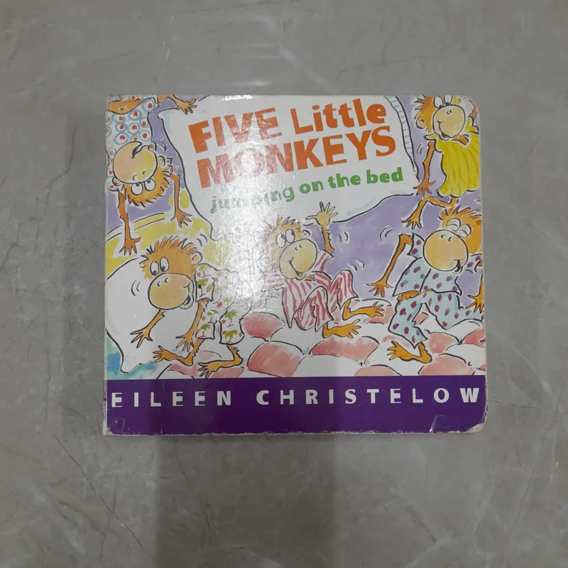 Sách five little monkeys jumping on the bed bản nhập us uk 564949
