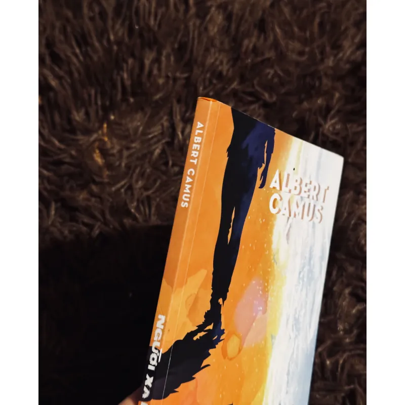 Người xa lạ 1031418