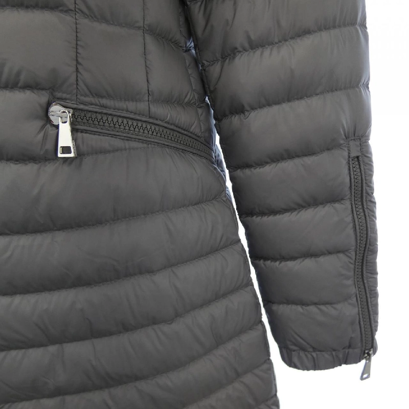 Áo khoác lông vũ MONCLER 642907