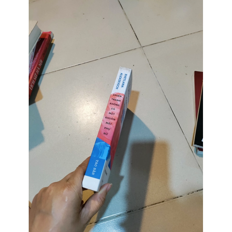 Chiến tranh không có khuôn mặt phụ nữ 458850