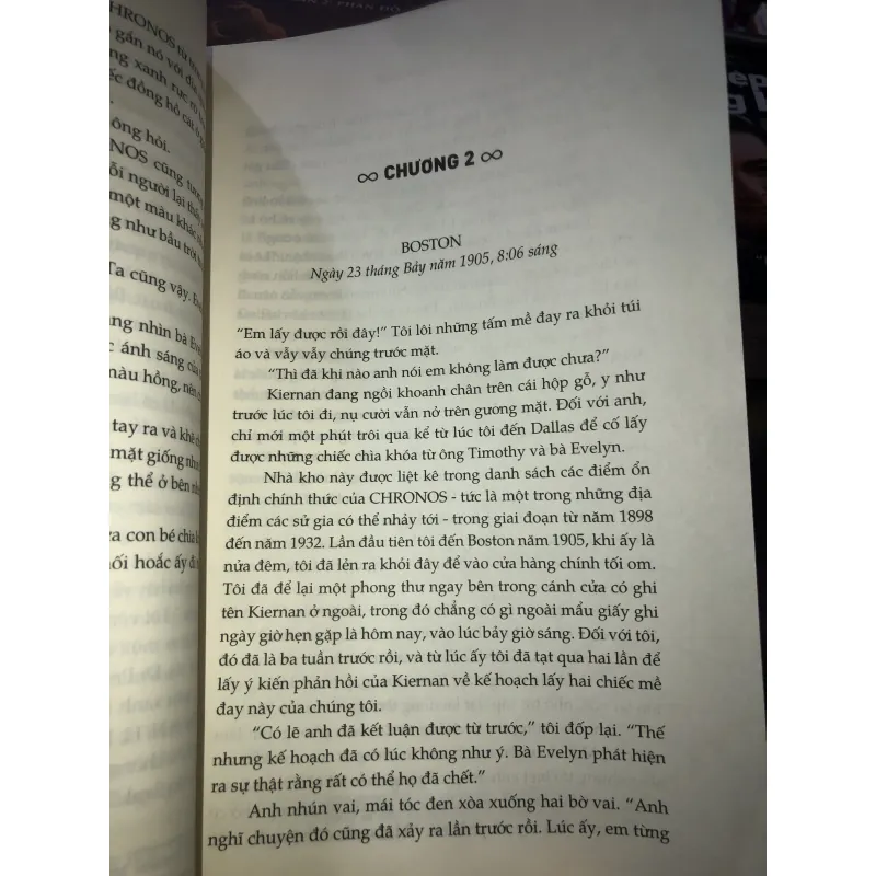 Bên rìa thời gian - Rysa Walker 1023656