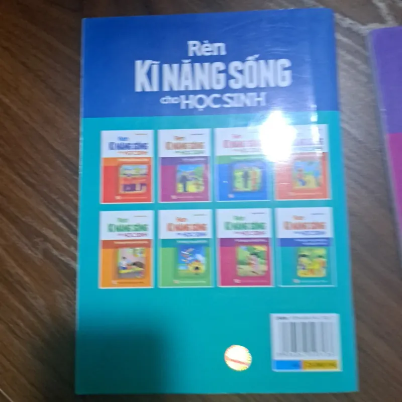 Rèn Kĩ Năng Sống Dành Cho Học Sinh - Kĩ Năng Giao Tiếp, Tư duy sáng tạo tích cực 800867