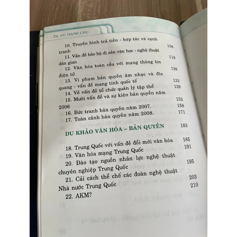 TS. VŨ MẠNH CHU - HÀI HÒA LỢI ÍCH BẢN QUYỀN PHÁP LUẬT & THỰC THI 748574