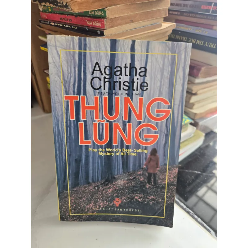Thung Lũng

- Tác giả:
Agatha Christie 957002