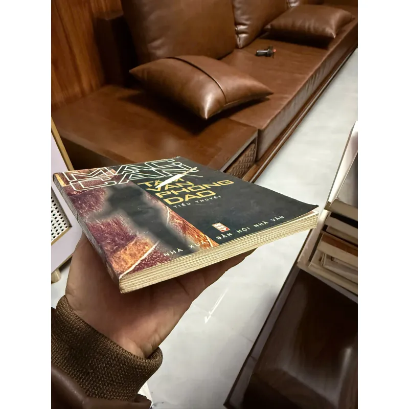 Sách “Tấm Ván Phóng Dao” (Mạc Can) 975552