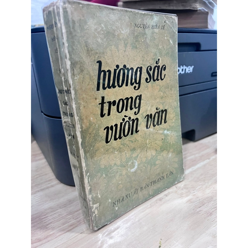 HƯƠNG SẮC TRONG VƯỜN VĂN - NGUYỄN HIẾN LÊ 446093