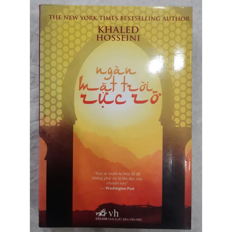 Ngàn mặt trời rực rỡ 933662