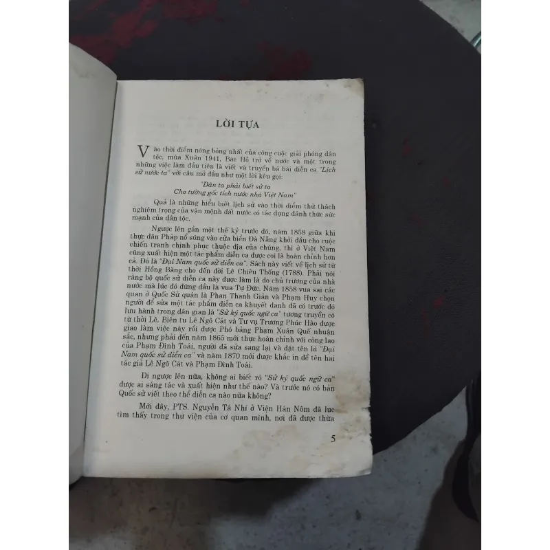 Việt sử diễn âm 1020456