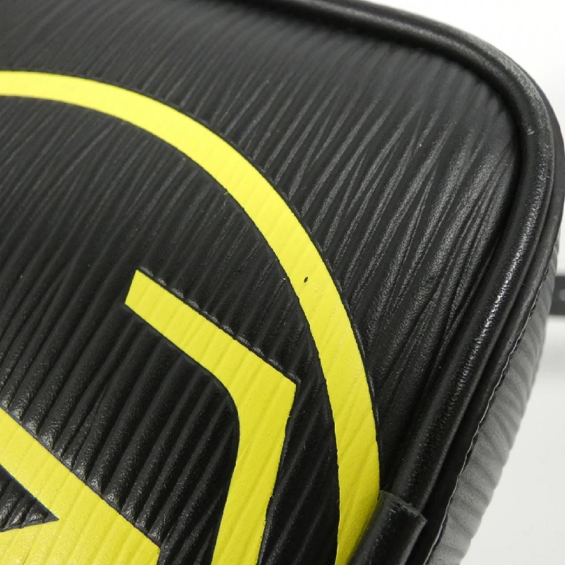 Túi đeo vai Louis Vuitton Epi (LV Circle) Danube PM M55120 613910