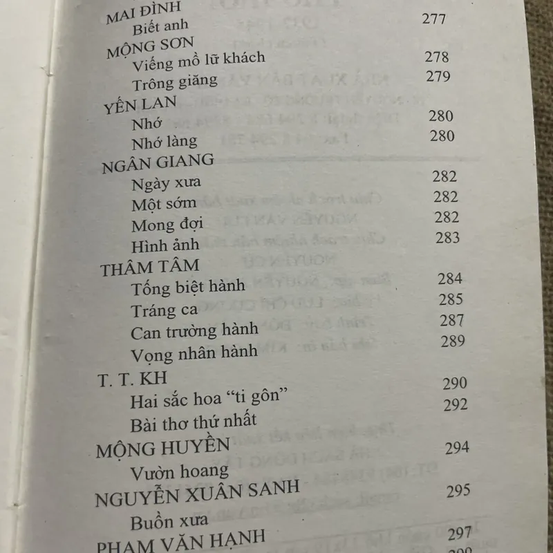 Thơ mới 1932-1945 tuyển chọn 719340