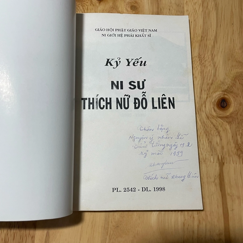 II Tựa sách: Kỷ Yếu _ Ni Sư Thích Nữ Đỗ Liên - PL. 2542. 1998 474084