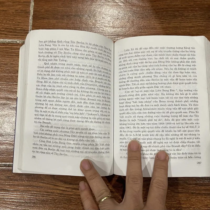 Những năm bão táp - Cuộc chạy đua vào nhà Trắng - Henry Kissinger bộ 2 tập (6) 757353