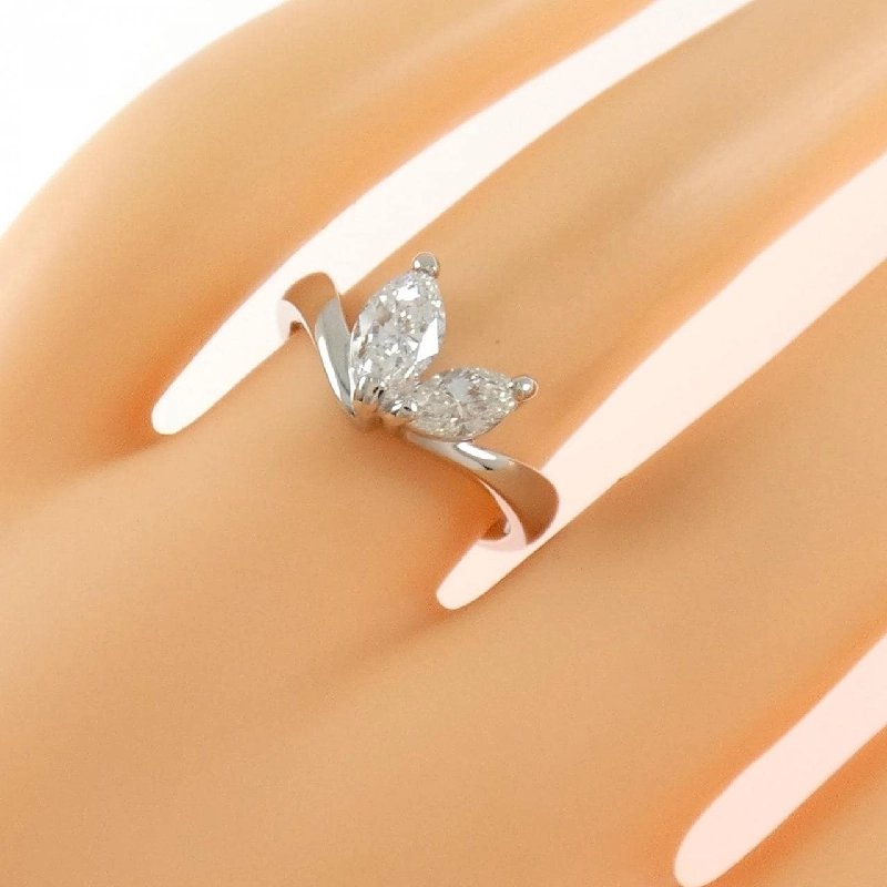 Nhẫn kim cương PT900 0.91CT 670704