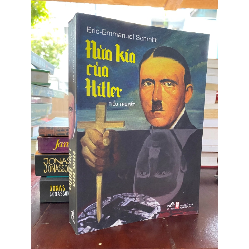 Nửa kia của Hitler - Eric-Emmanuel Schmitt 127479