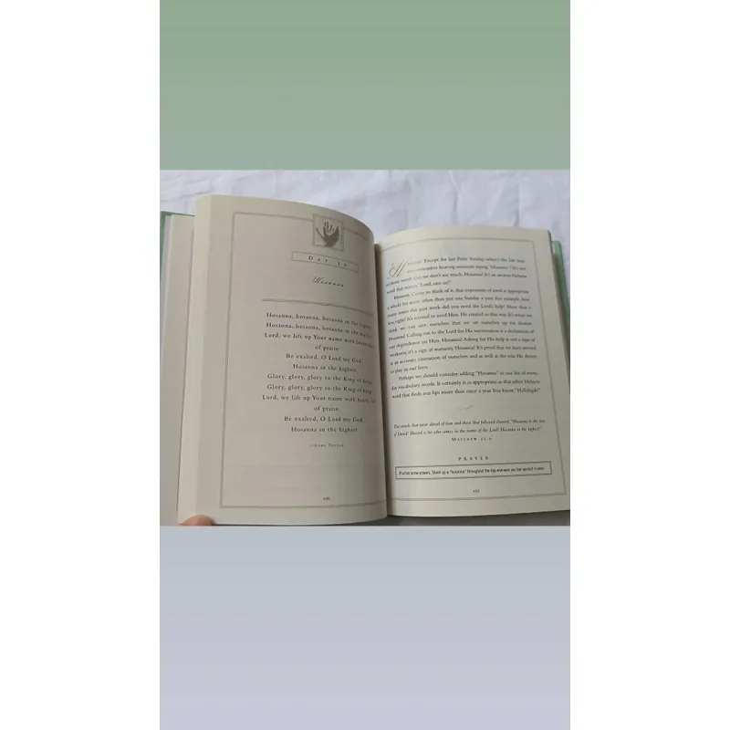 Songs4Worship
Draw Me Close to You: Daily Devotionals from the Greatest Praise  734270